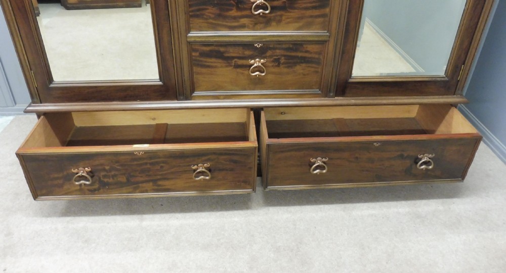 SUPERB QUALITY VICTORIAN MAHOGANY WARDROBE View VIII