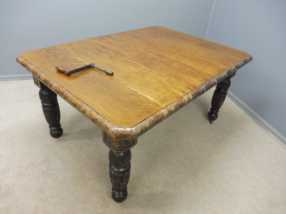 SMALL VICTORIAN CARVED OAK EXTENDING DINING TABLE View V
