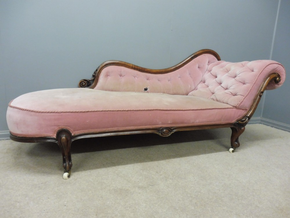 MID VICTORIAN ANTIQUE WALNUT CHAISE LONGUE FOR RECOVERING