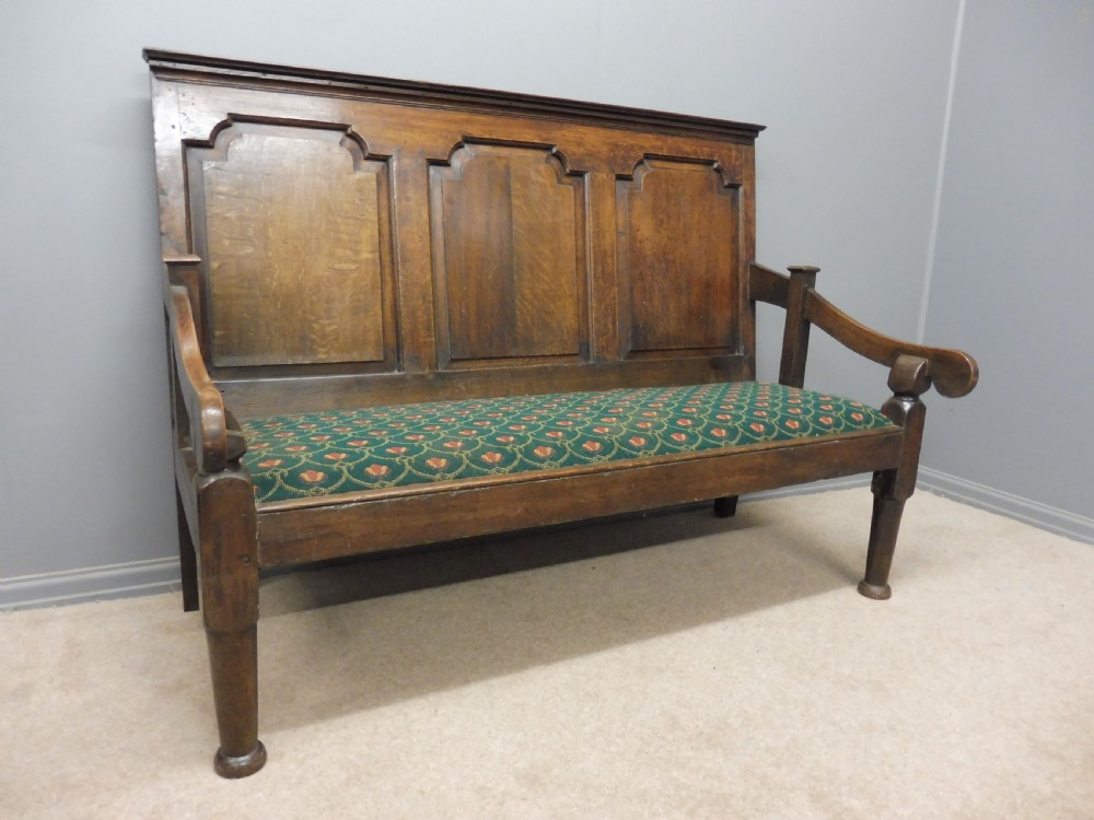 SMALL OAK ANTIQUE TAVERN BENCH CIRCA 1780-1800