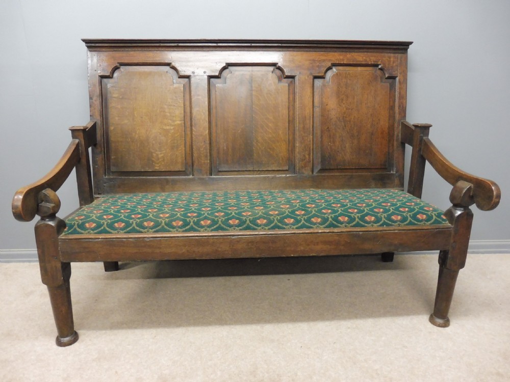SMALL OAK ANTIQUE TAVERN BENCH CIRCA 1780-1800 View II