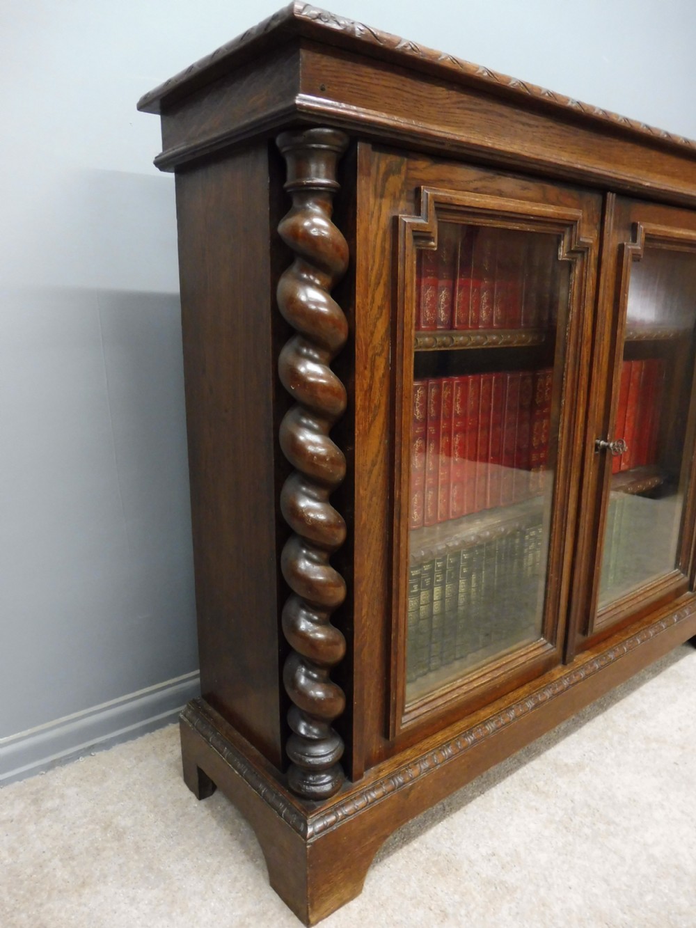 VICTORIAN DWARF OAK BOOKCASE CIRCA 1880 View X