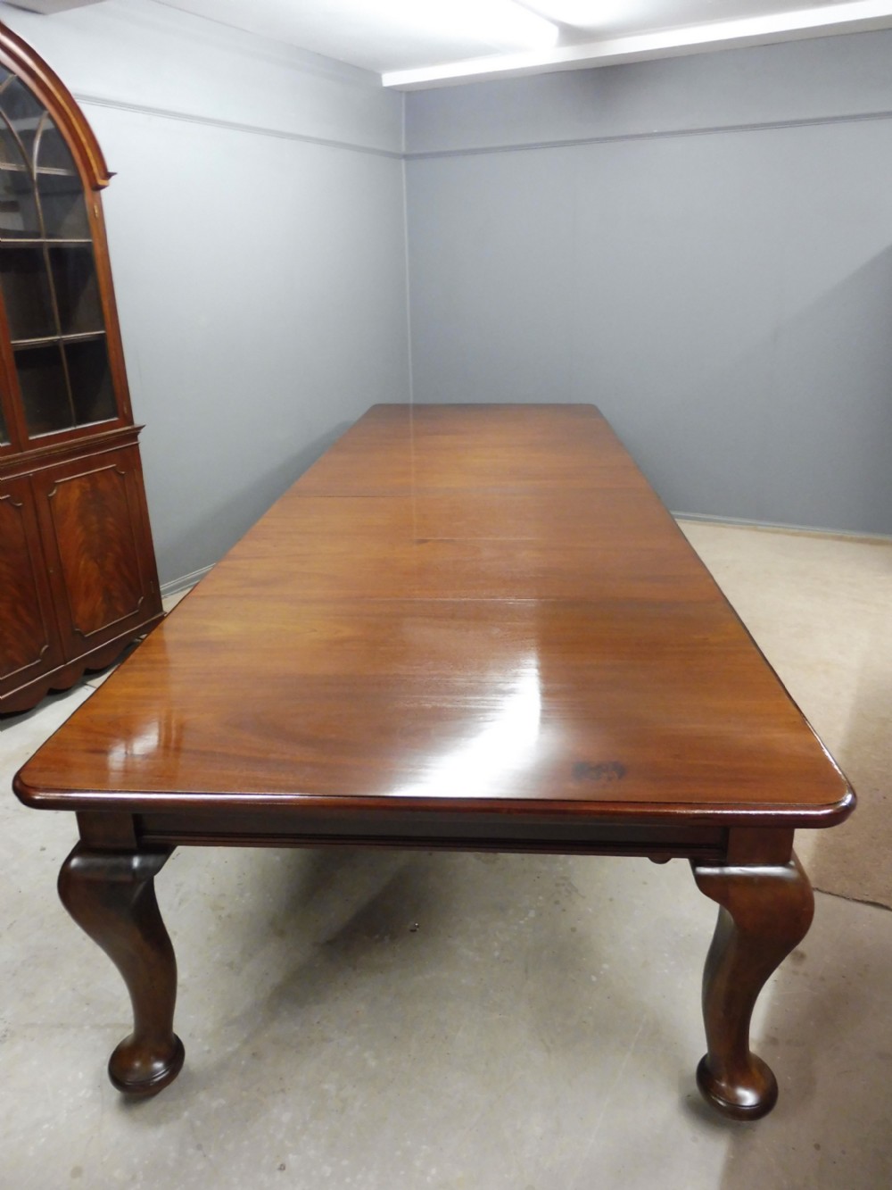 VERY LARGE LATE VICTORIAN COUNTRY HOUSE MAHOGANY EXTENDING DINING TABLE WITH 5 LEAVES 