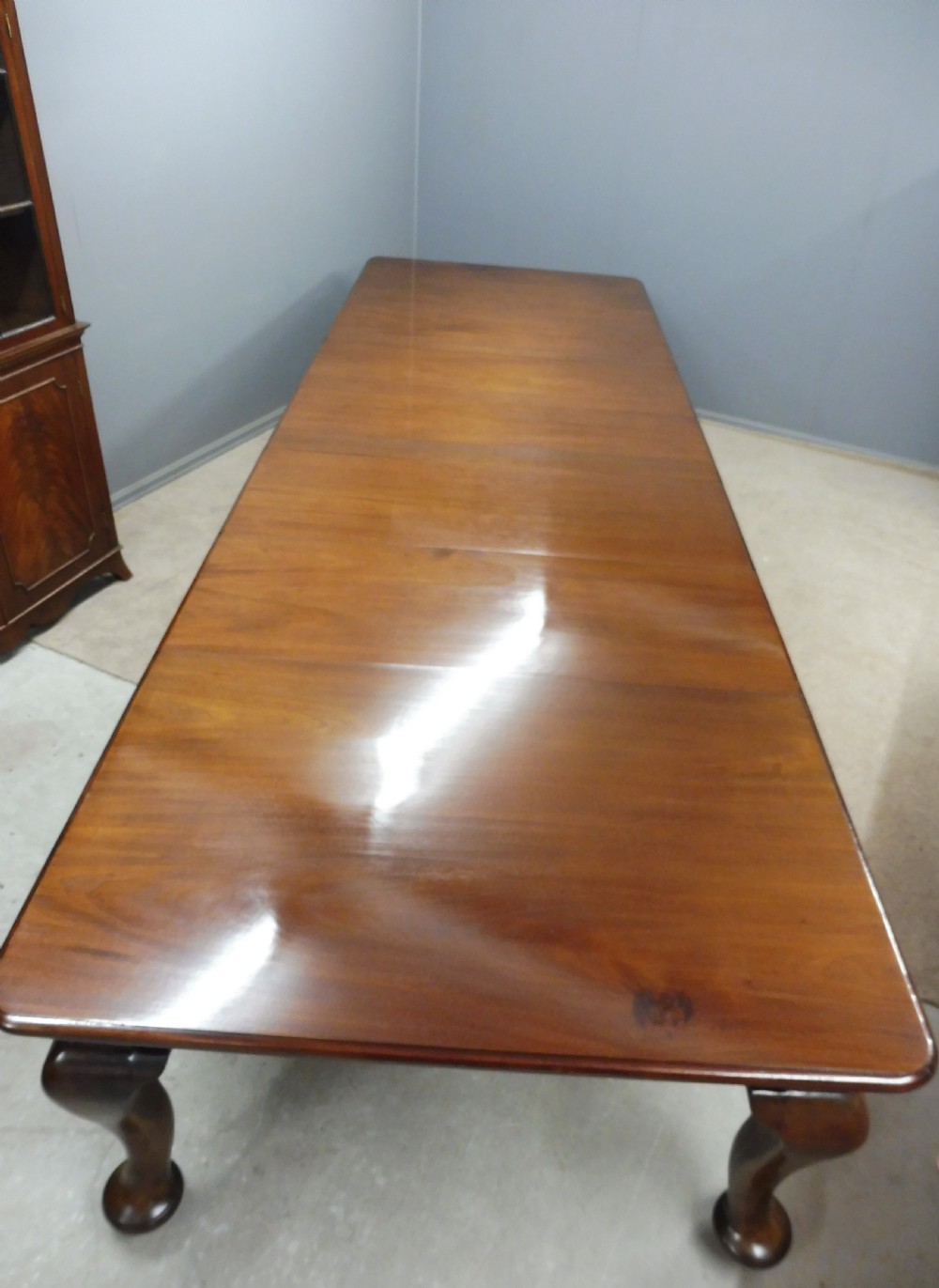 VERY LARGE LATE VICTORIAN COUNTRY HOUSE MAHOGANY EXTENDING DINING TABLE WITH 5 LEAVES  View III