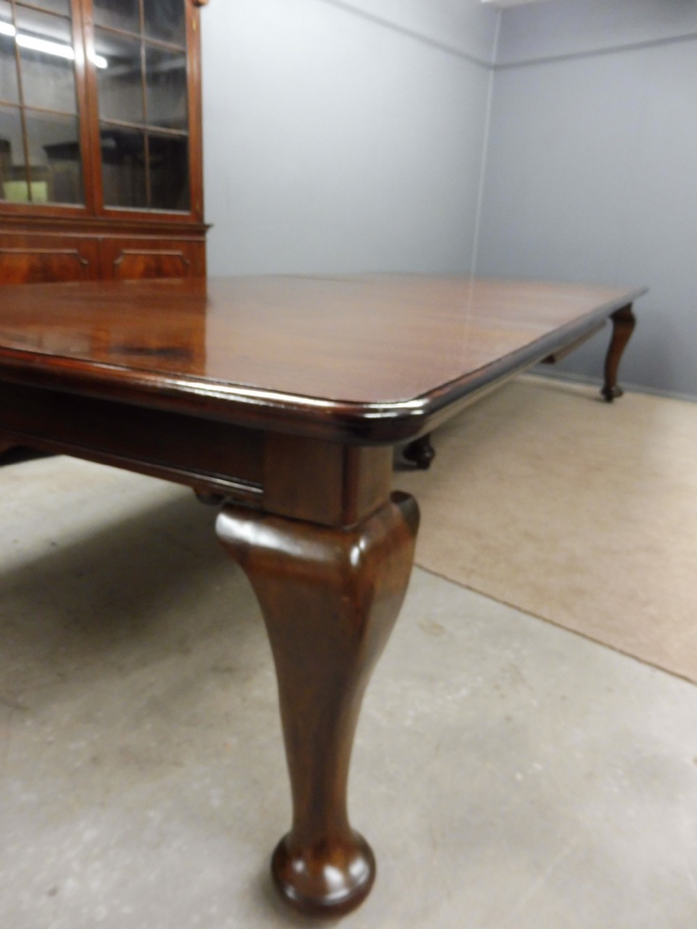 VERY LARGE LATE VICTORIAN COUNTRY HOUSE MAHOGANY EXTENDING DINING TABLE WITH 5 LEAVES  View VI