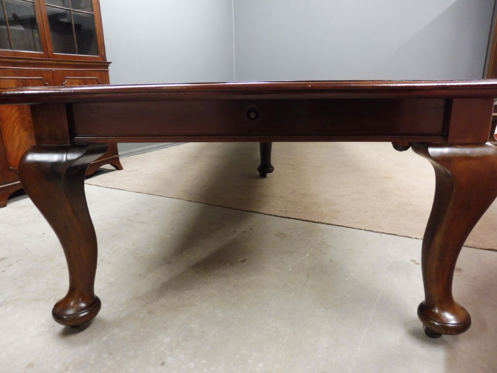 VERY LARGE LATE VICTORIAN COUNTRY HOUSE MAHOGANY EXTENDING DINING TABLE WITH 5 LEAVES  View XI