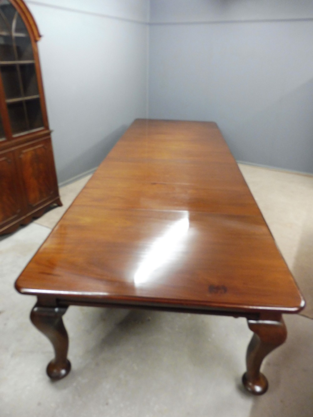 VERY LARGE LATE VICTORIAN COUNTRY HOUSE MAHOGANY EXTENDING DINING TABLE WITH 5 LEAVES  View XII