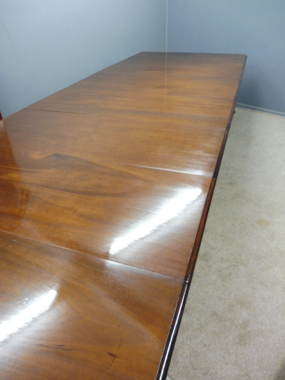 VERY LARGE LATE VICTORIAN COUNTRY HOUSE MAHOGANY EXTENDING DINING TABLE WITH 5 LEAVES  View XV