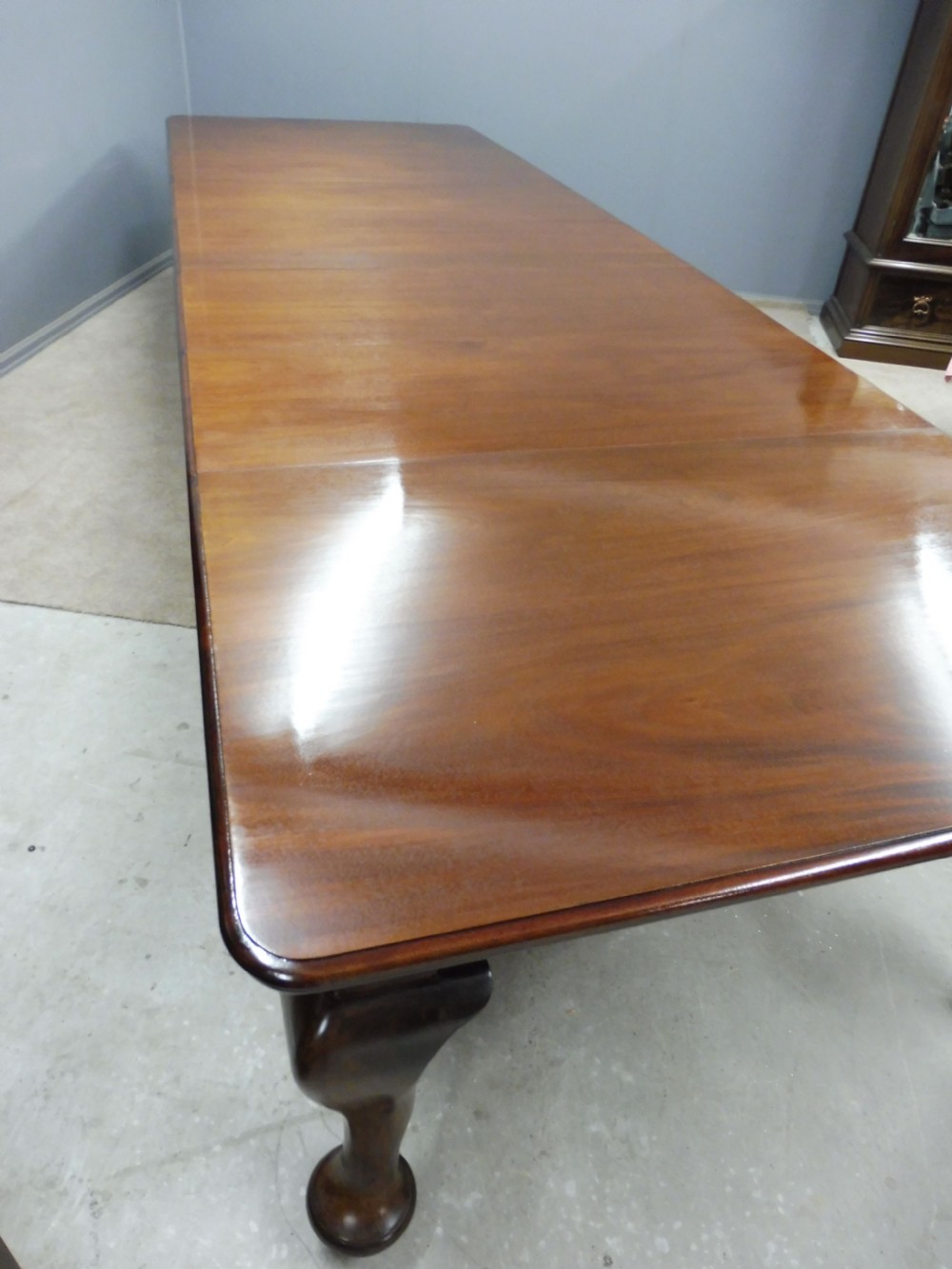 VERY LARGE LATE VICTORIAN COUNTRY HOUSE MAHOGANY EXTENDING DINING TABLE WITH 5 LEAVES  View XVI