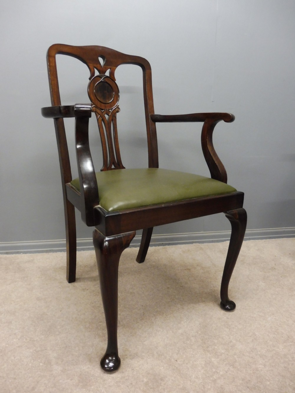SET OF 8 MAHOGANY DINING CHAIRS CIRCA 1920 View VII