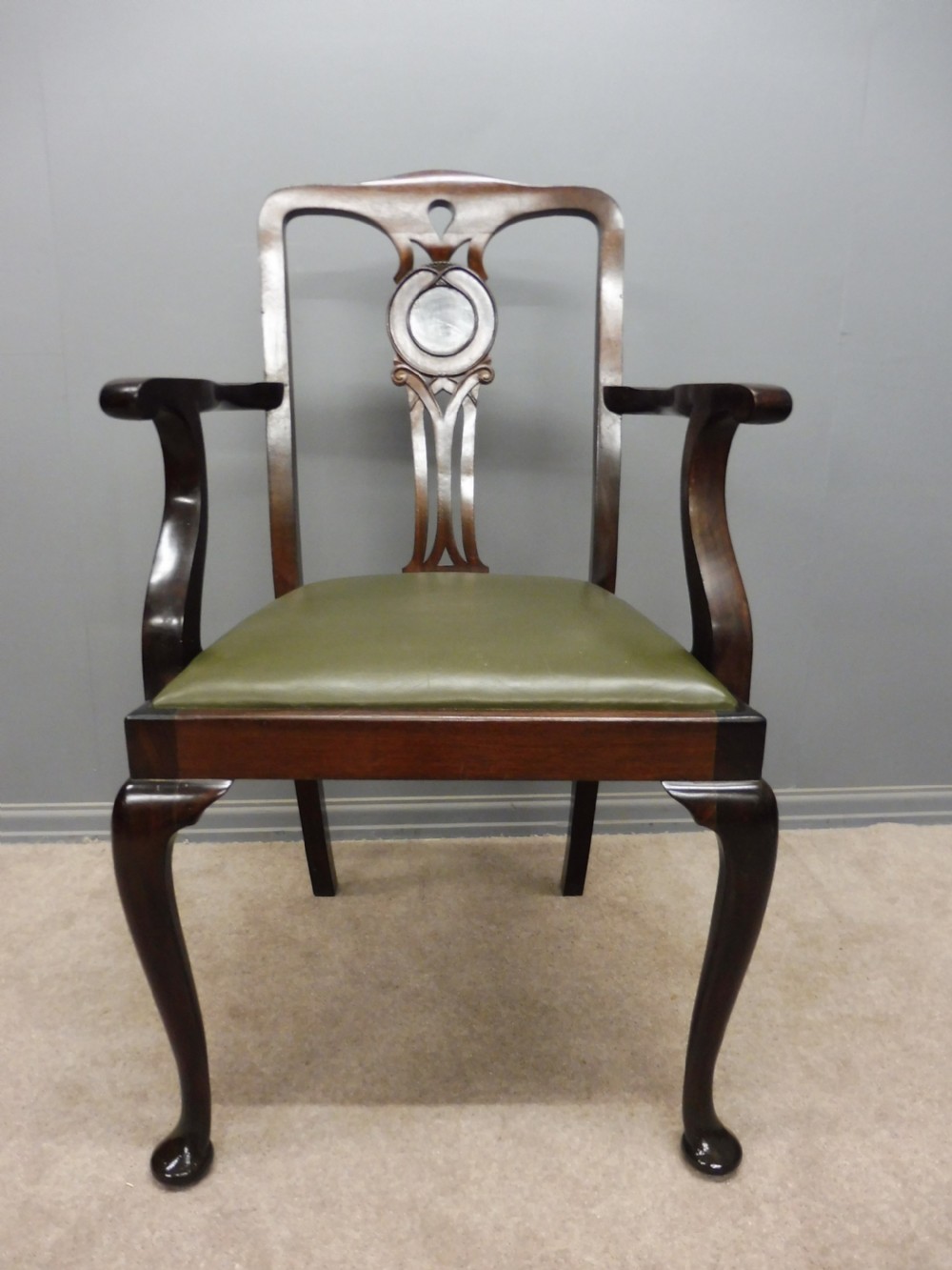 SET OF 8 MAHOGANY DINING CHAIRS CIRCA 1920 View VIII
