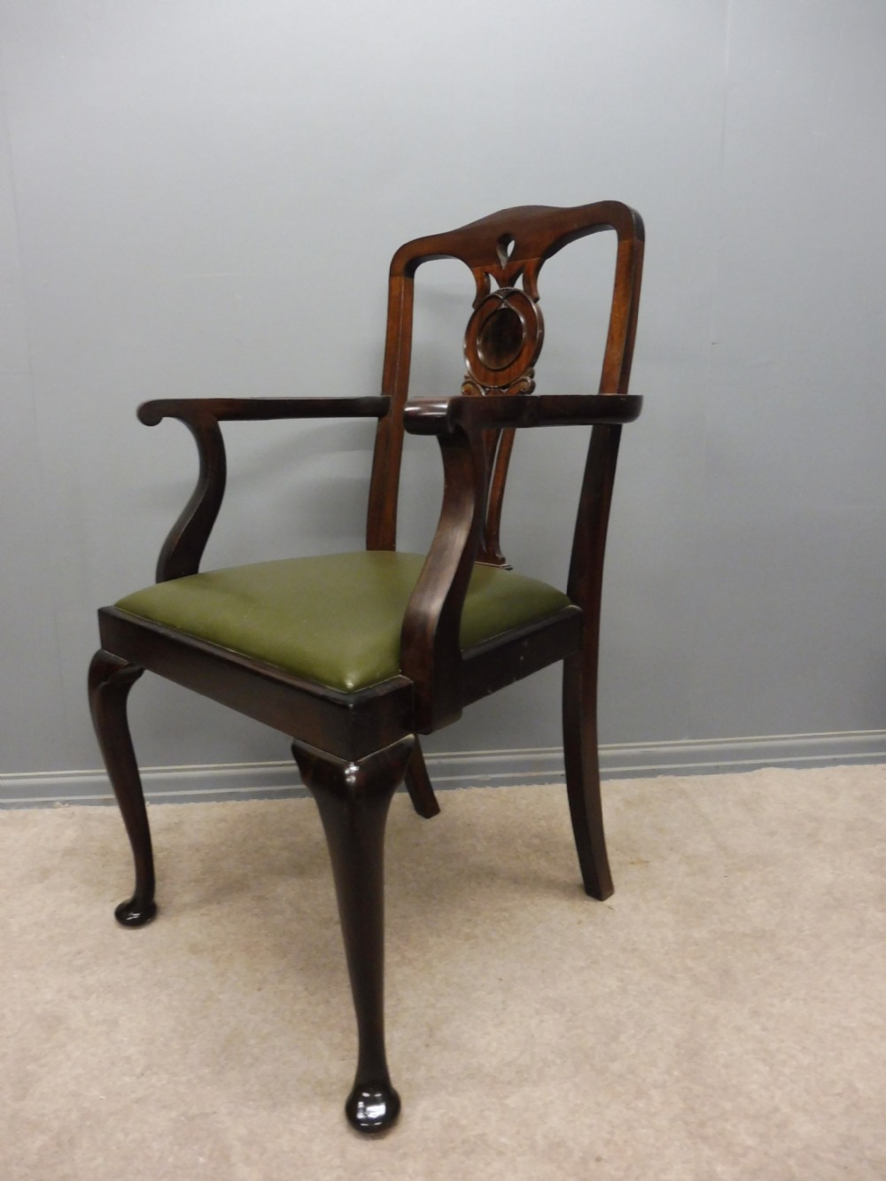 SET OF 8 MAHOGANY DINING CHAIRS CIRCA 1920 View IX