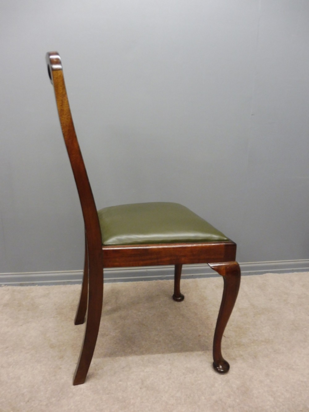 SET OF 8 MAHOGANY DINING CHAIRS CIRCA 1920 View XII