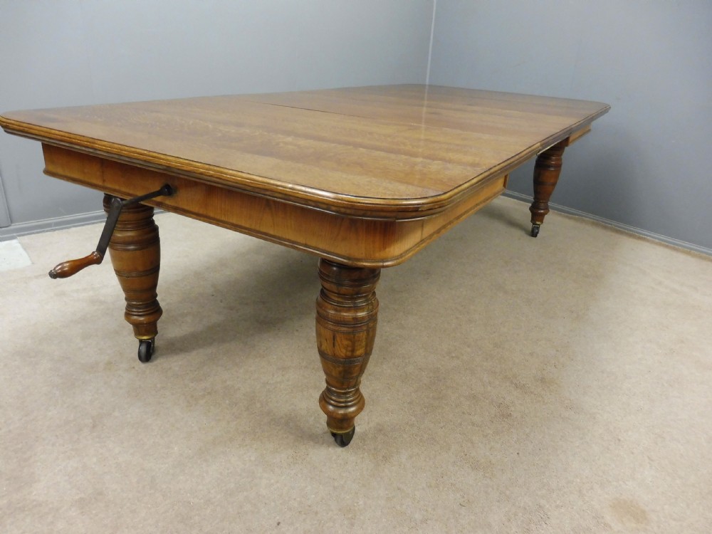 GOLDEN OAK VICTORIAN EXTENDING DINING TABLE SEATS UP TO 10 View II