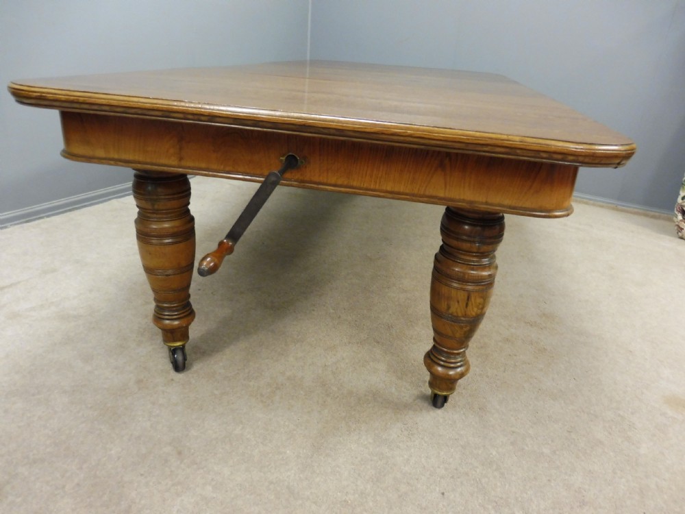 GOLDEN OAK VICTORIAN EXTENDING DINING TABLE SEATS UP TO 10 View III