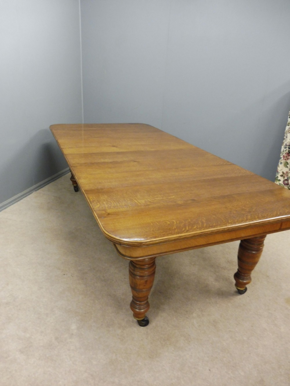 GOLDEN OAK VICTORIAN EXTENDING DINING TABLE SEATS UP TO 10 View XII