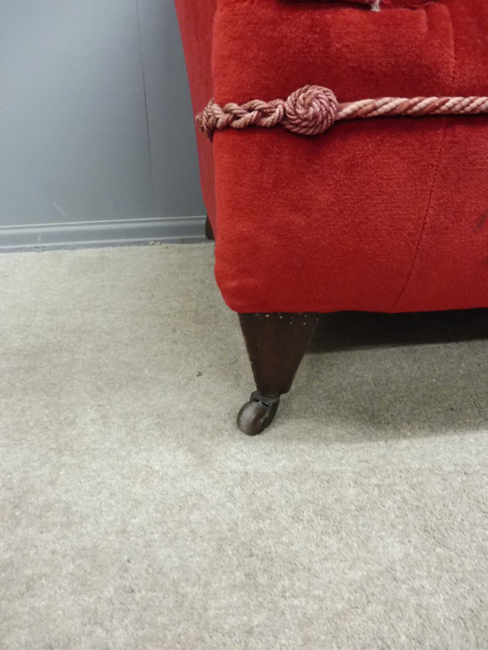 LATE VICTORIAN CHESTERFIELD SOFA View IV