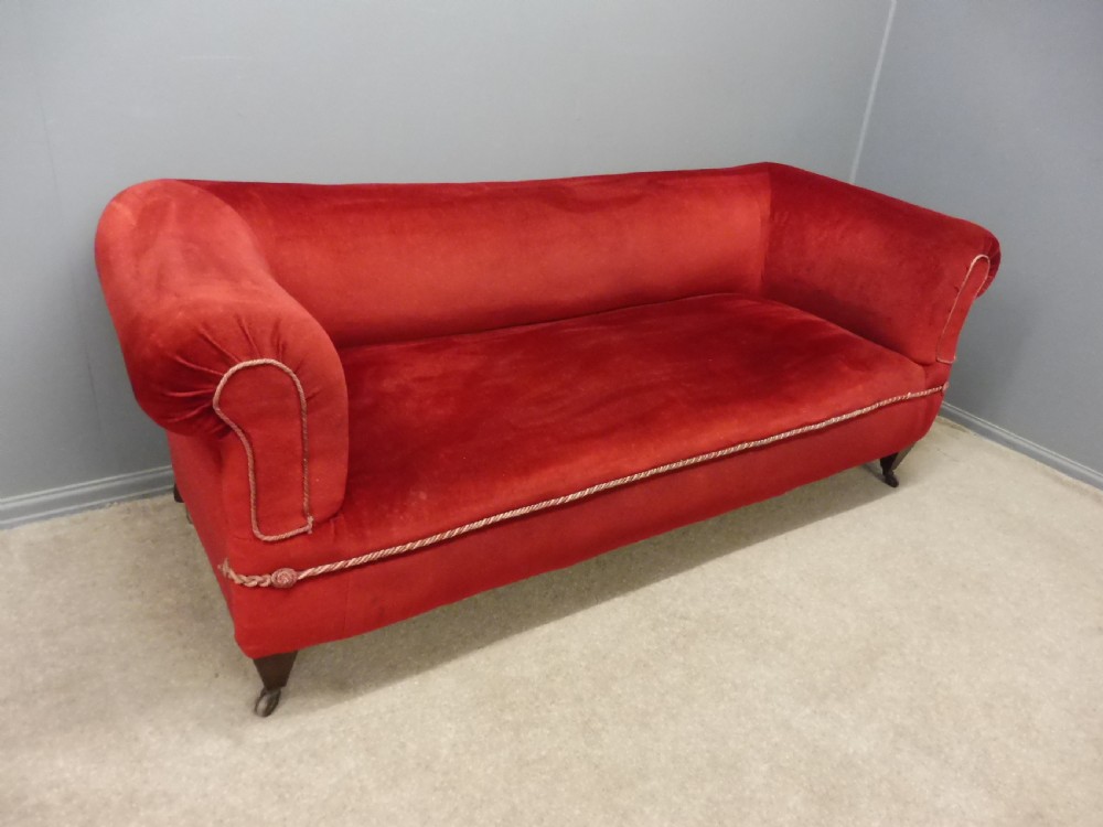 LATE VICTORIAN CHESTERFIELD SOFA View VI