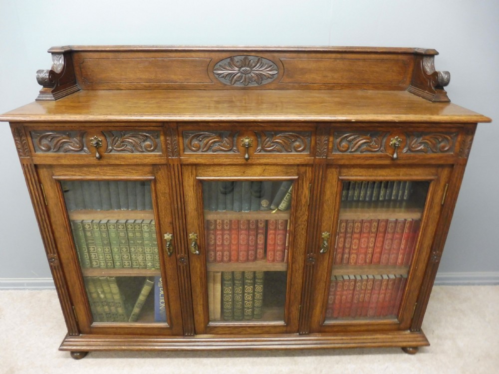 3 DOOR QUALITY OAK BOOKCASE View III