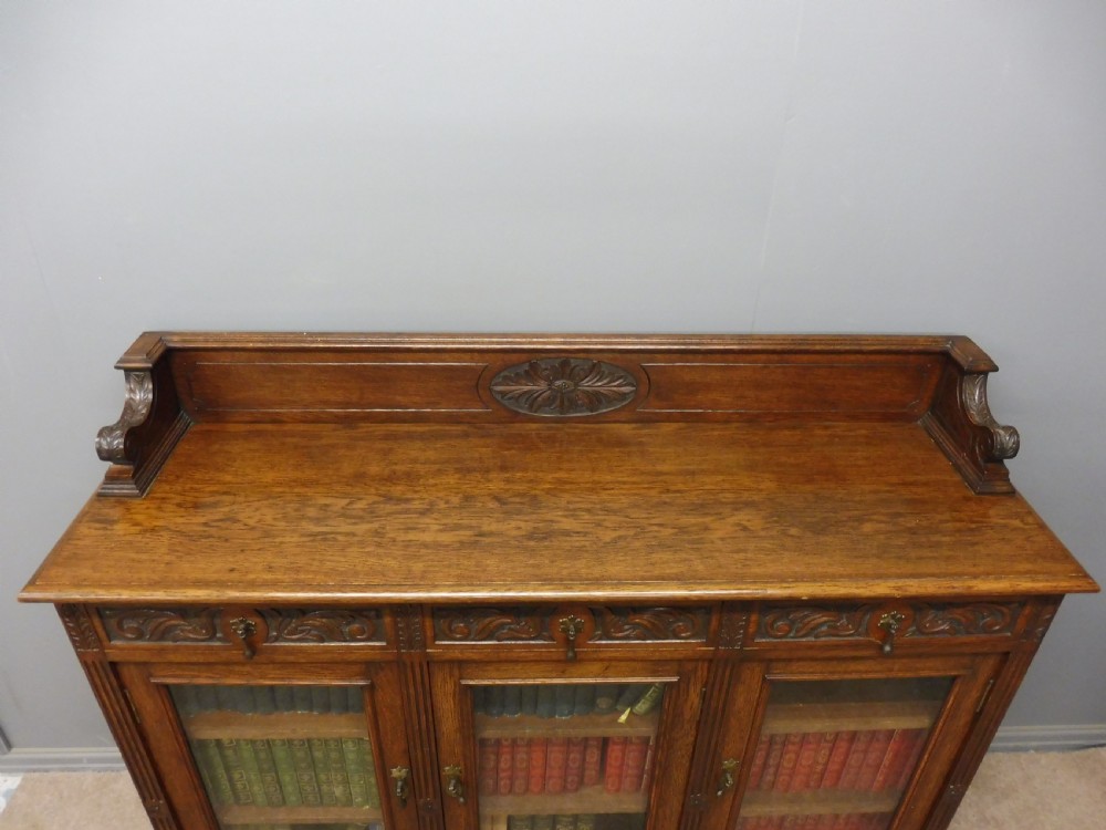 3 DOOR QUALITY OAK BOOKCASE View V
