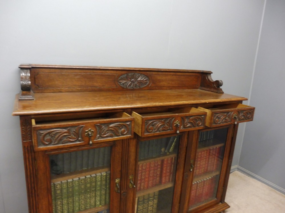 3 DOOR QUALITY OAK BOOKCASE View IX