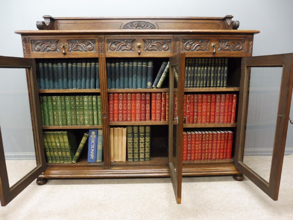 3 DOOR QUALITY OAK BOOKCASE View X