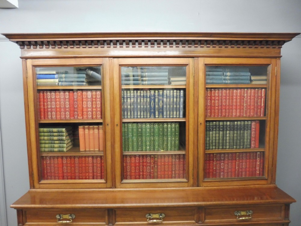 VICTORIAN WALNUT LIBRARY BOOKCASE View III