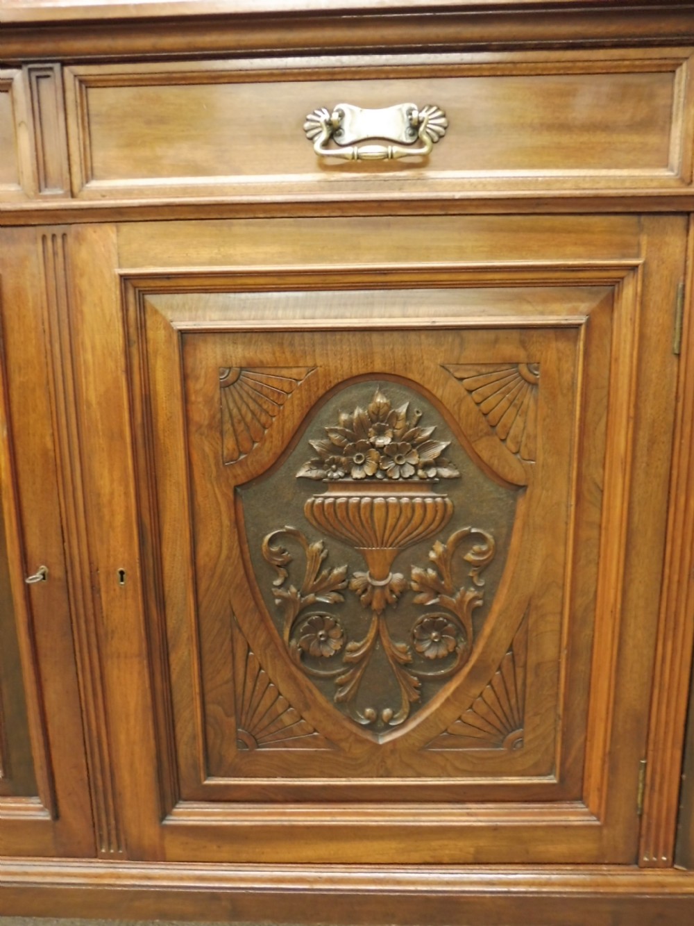 VICTORIAN WALNUT LIBRARY BOOKCASE View VI