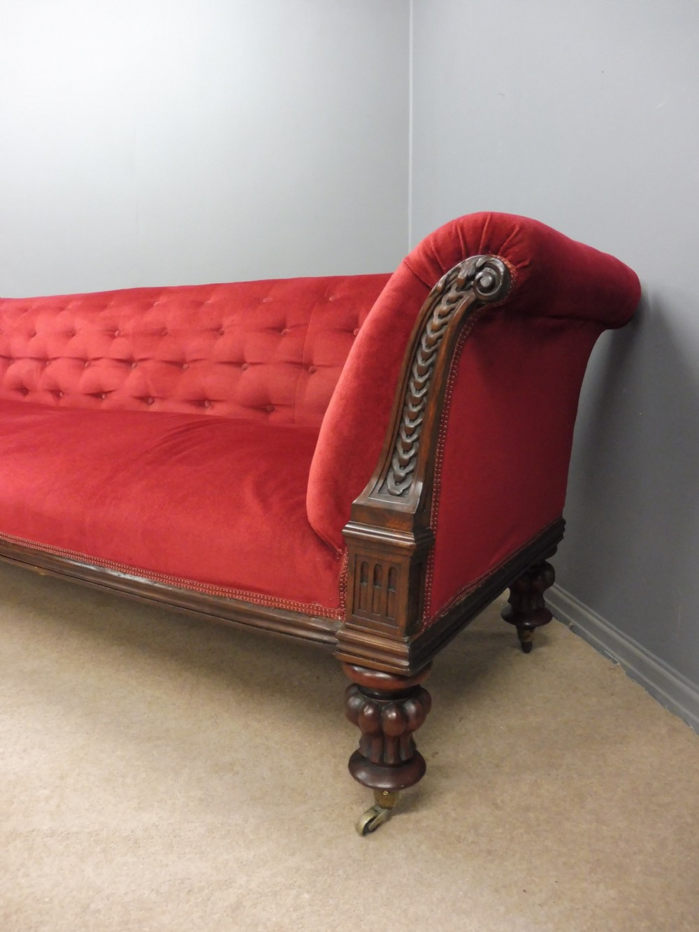 HUGE MID 19TH CENTURY CHESTERFIELD SOFA View X