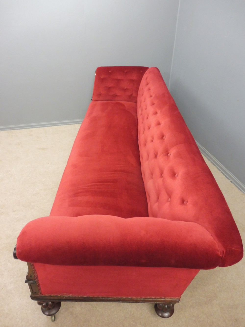 HUGE MID 19TH CENTURY CHESTERFIELD SOFA View XII