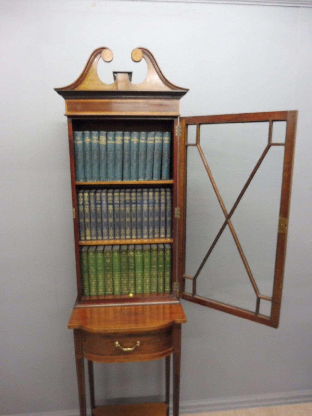 SMALL EDWARDIAN PERIOD MAHOGANY INLAID ALCOVE BOOKCASE  View VI
