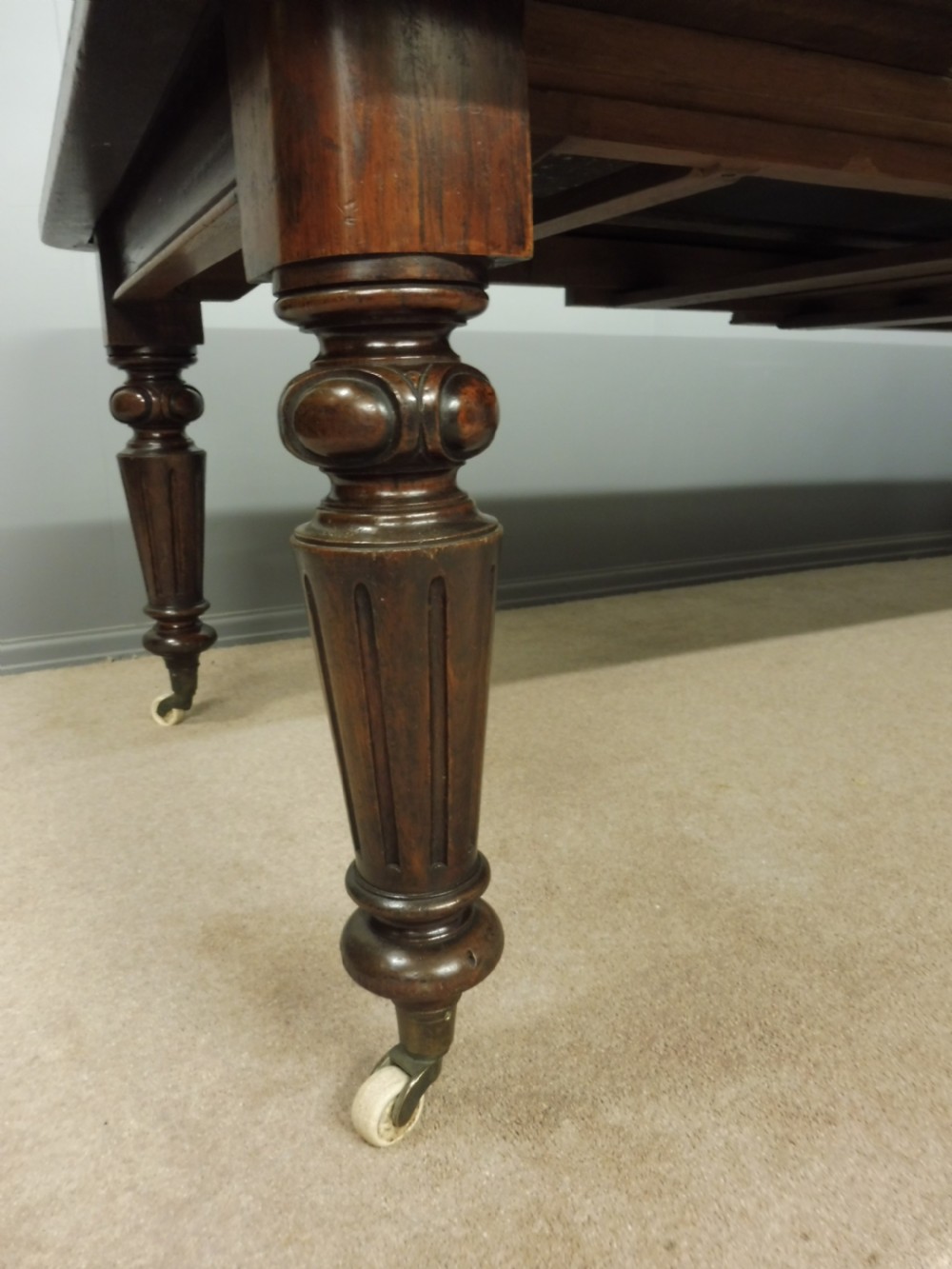 VICTORIAN OAK WIND OUT TABLE SEATS 8-10 View X