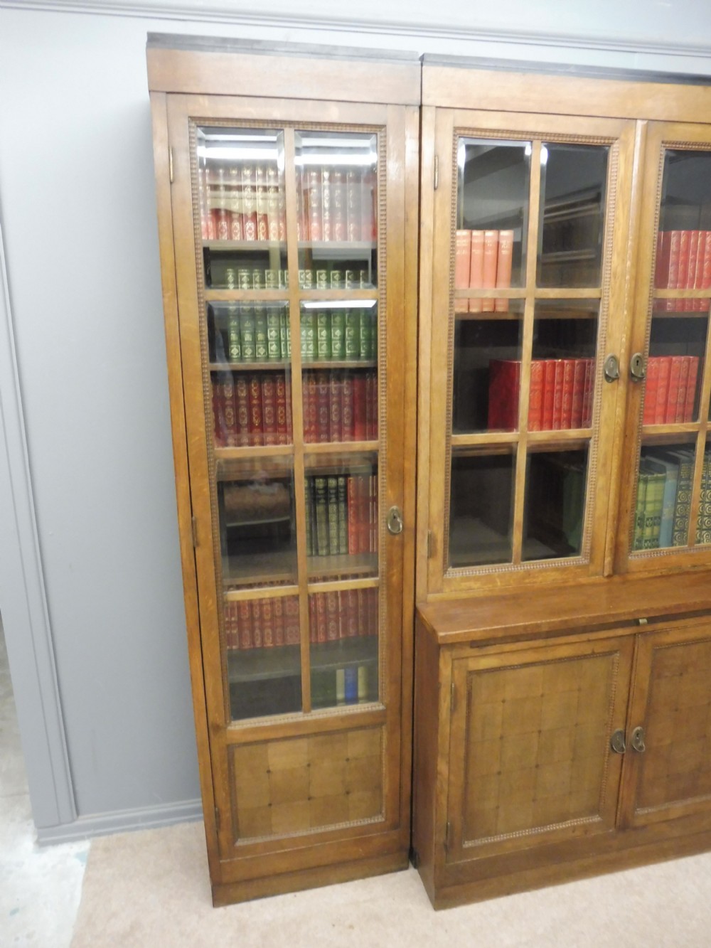 3 SECTION FRENCH OAK ART DECO BOOKCASE CIRCA 1920 View VI