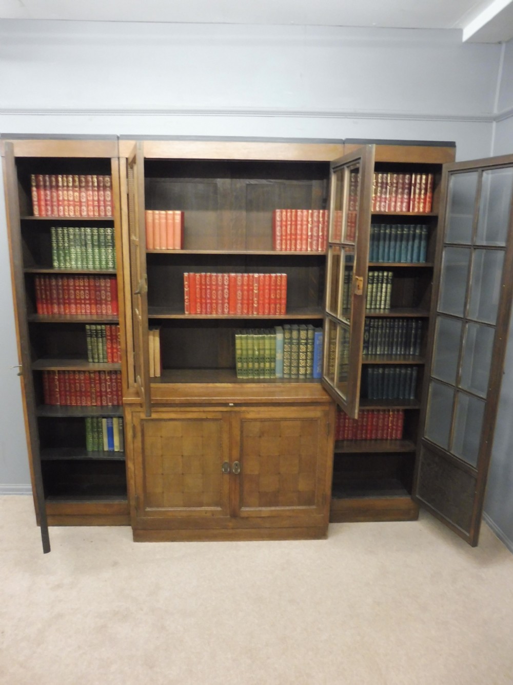 3 SECTION FRENCH OAK ART DECO BOOKCASE CIRCA 1920 View IX