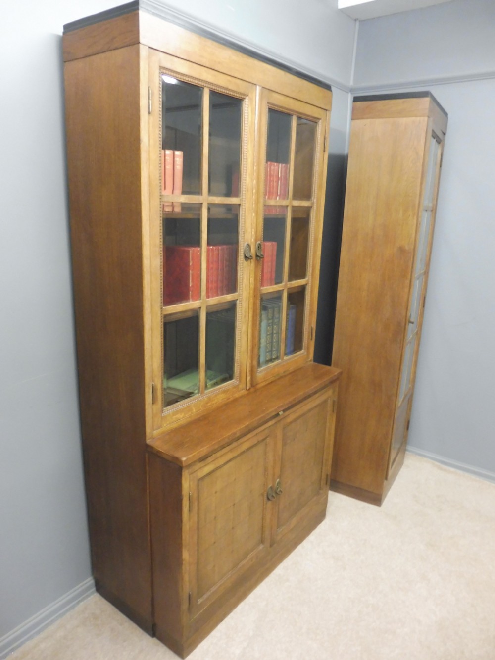 3 SECTION FRENCH OAK ART DECO BOOKCASE CIRCA 1920 View XVI