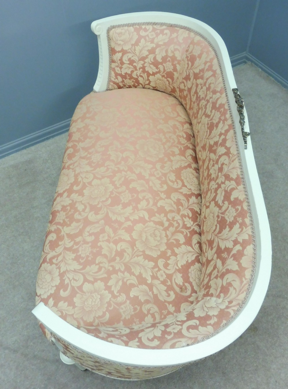 SMALL FRENCH BEDROOM OR WINDOW SOFA View VII