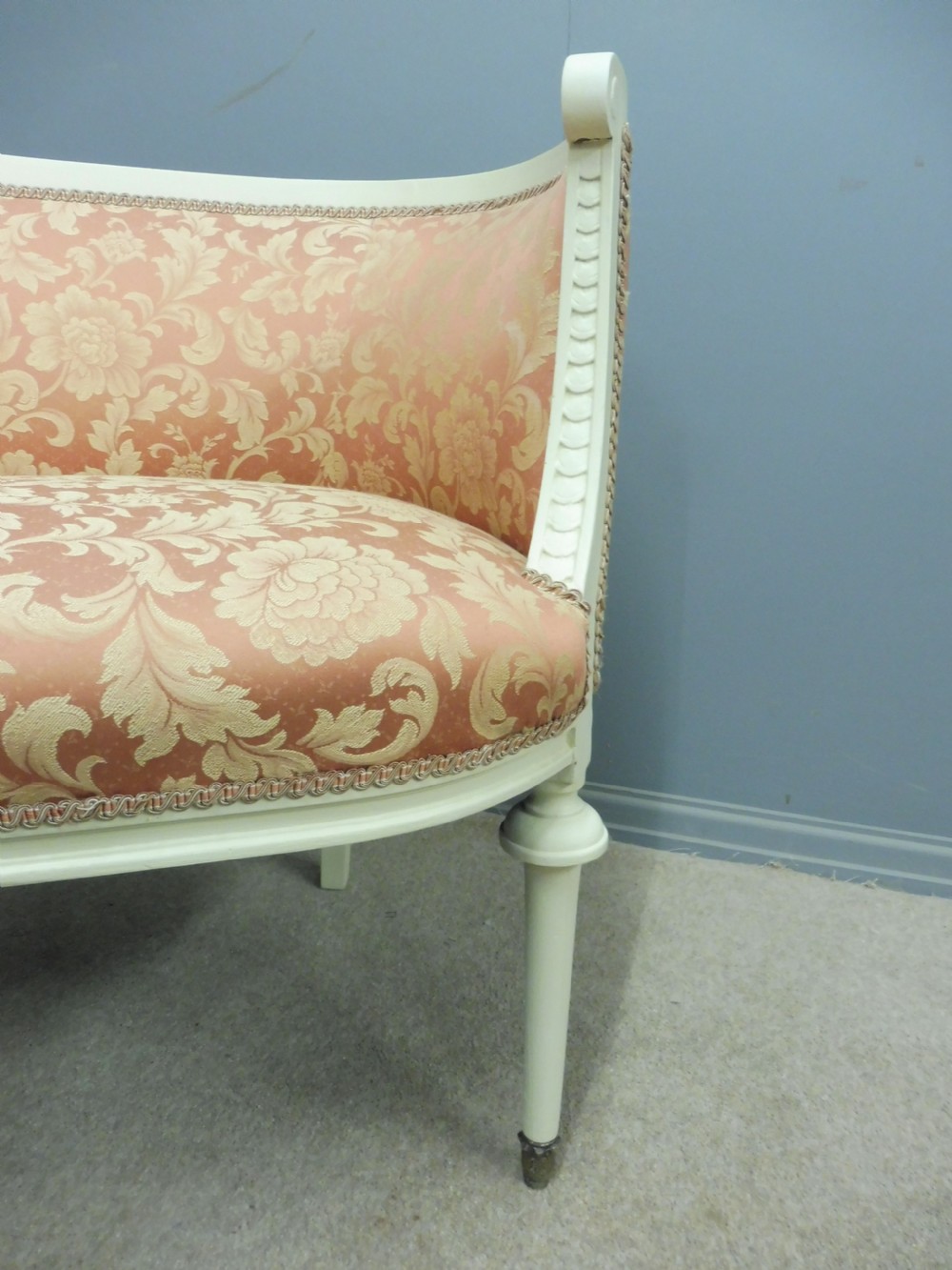 SMALL FRENCH BEDROOM OR WINDOW SOFA View XI
