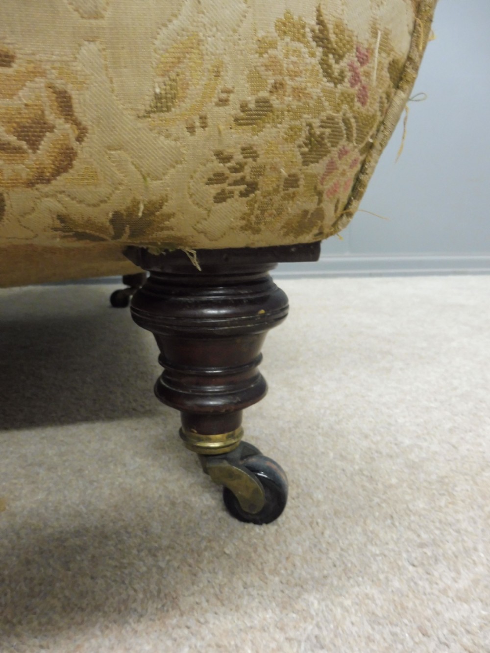 VICTORIAN HOWARD STYLE LONG SEATED ARMCHAIR View V