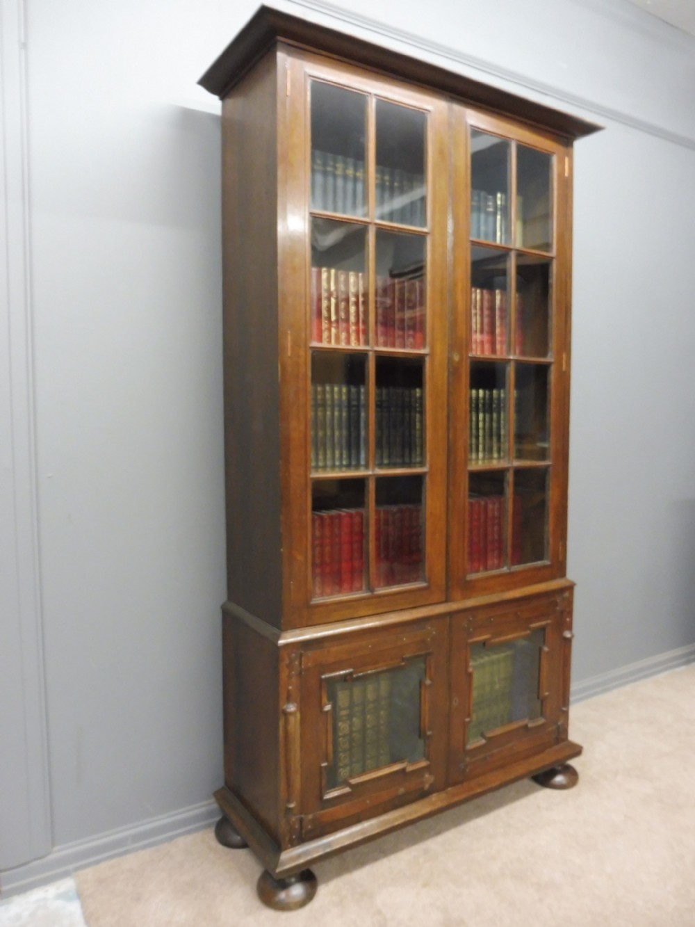 OAK ARTS AND CRAFTS BOOKCASE CIRCA 1900 View II