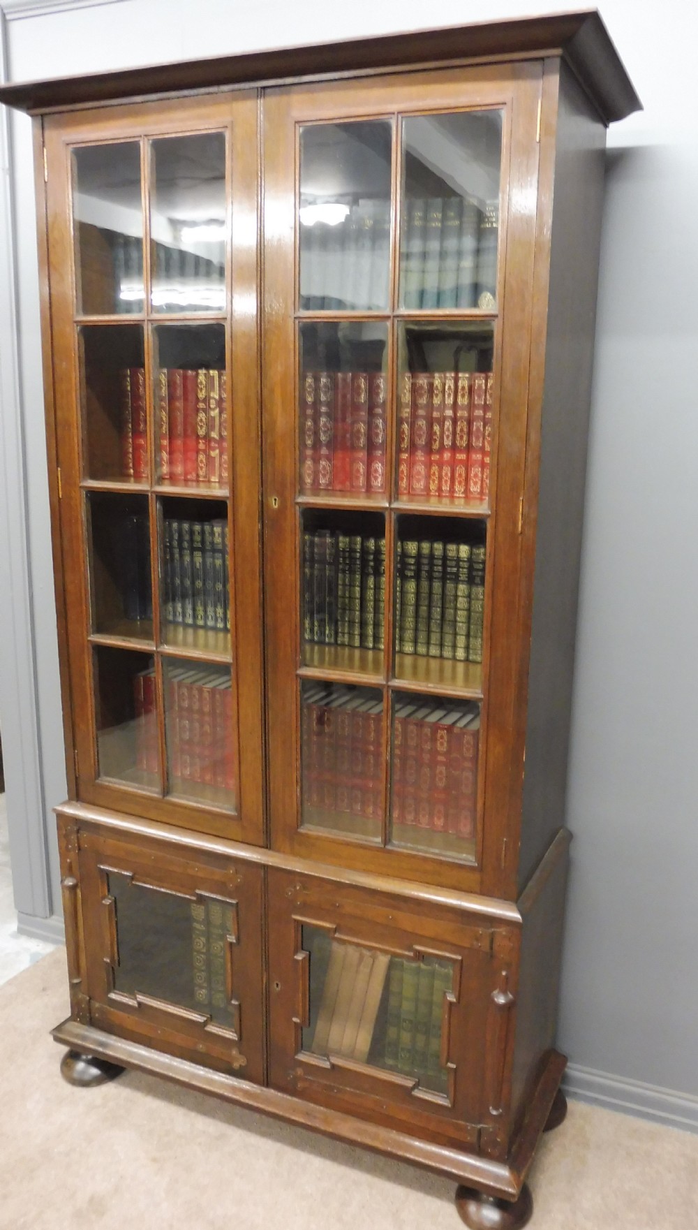 OAK ARTS AND CRAFTS BOOKCASE CIRCA 1900 View VIII
