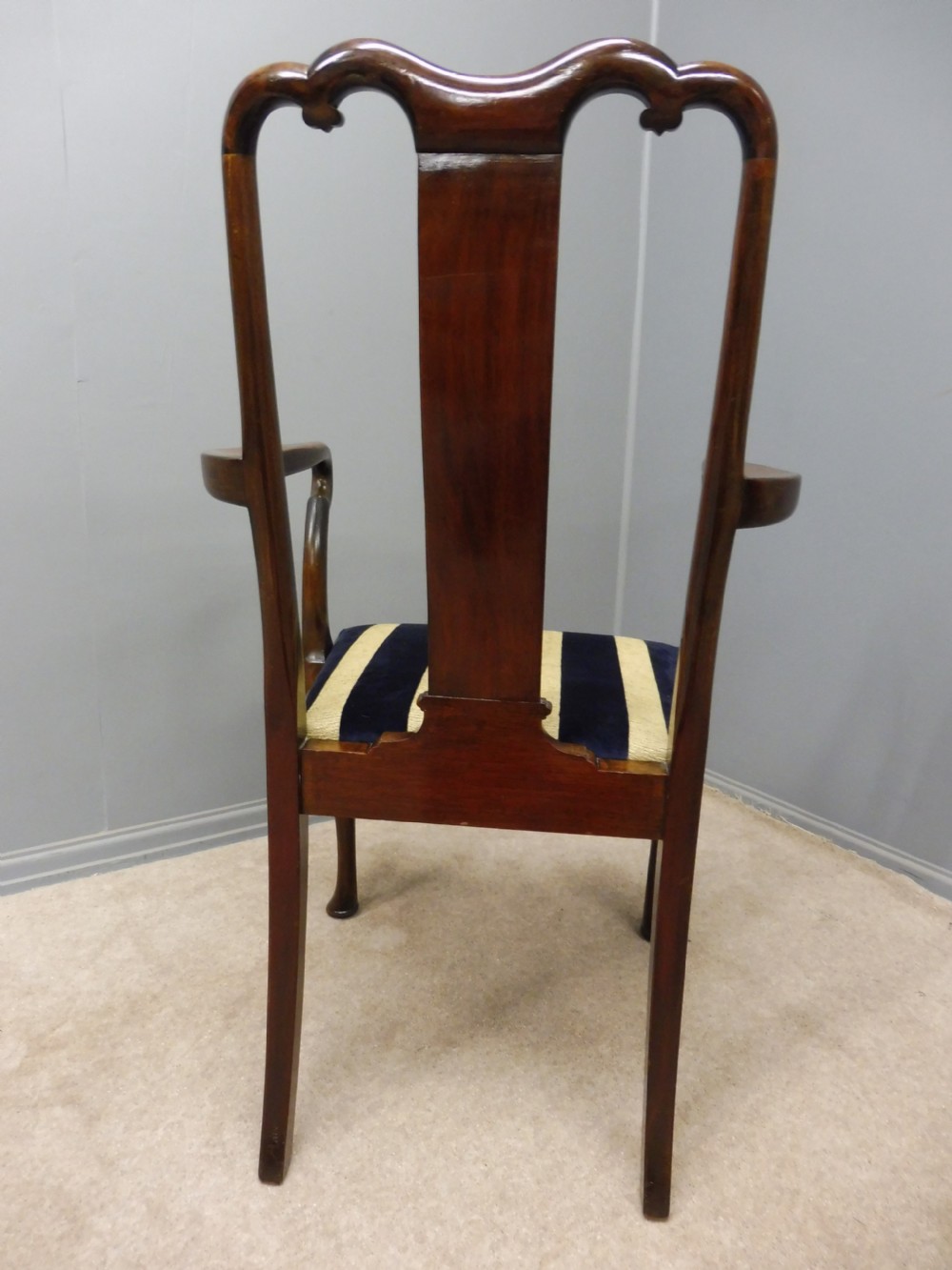 SET OF 8 EDWARDIAN MAHOGANY QUEEN ANNE STYLE DINING CHAIRS CIRCA 1910  View XI