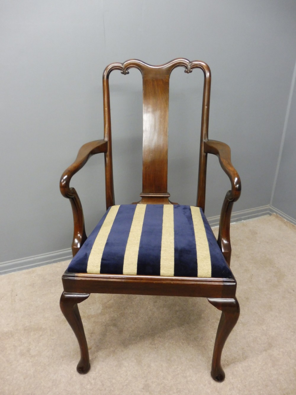 SET OF 8 EDWARDIAN MAHOGANY QUEEN ANNE STYLE DINING CHAIRS CIRCA 1910  View XIII