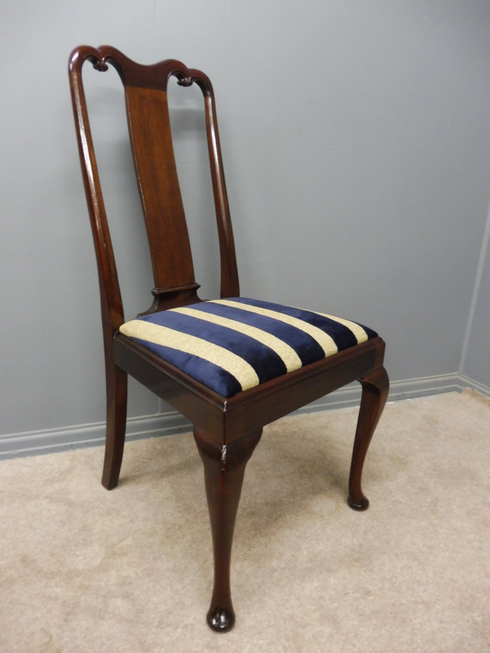 SET OF 8 EDWARDIAN MAHOGANY QUEEN ANNE STYLE DINING CHAIRS CIRCA 1910  View XV