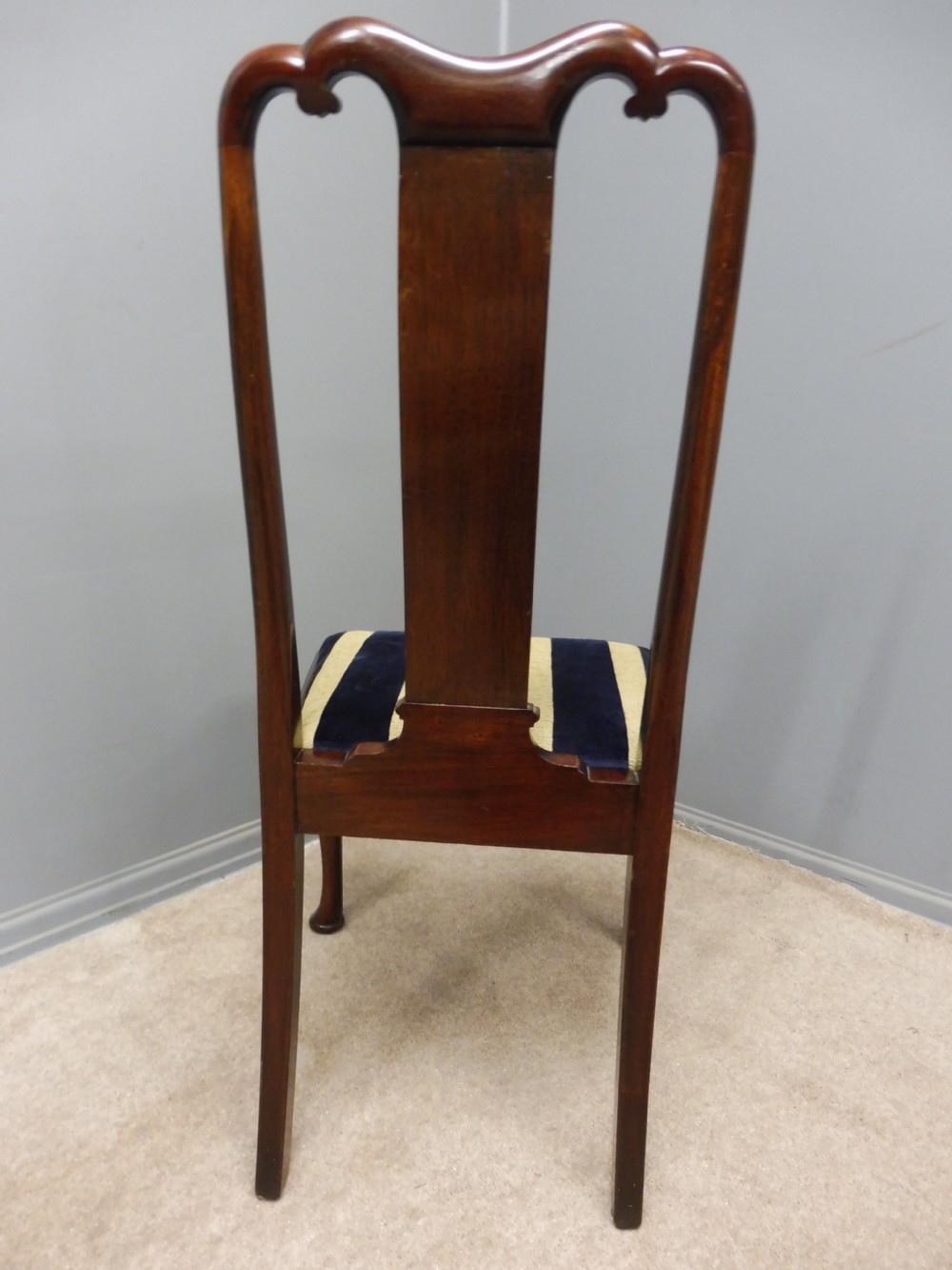 SET OF 8 EDWARDIAN MAHOGANY QUEEN ANNE STYLE DINING CHAIRS CIRCA 1910  View XVII