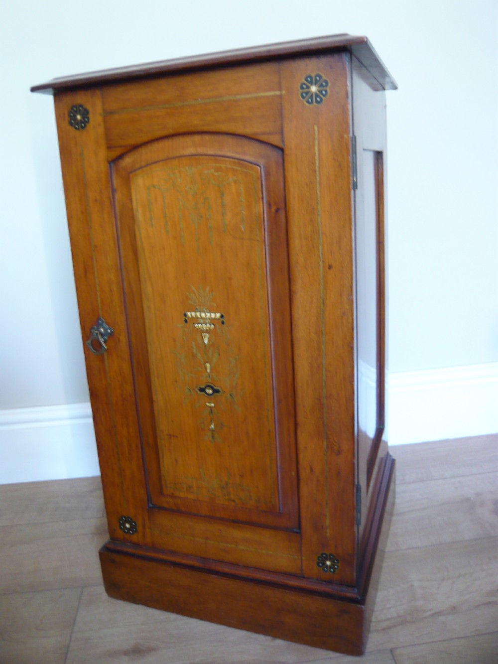 LATE 19th CENTURY WALNUT BEDSIDE CABINET c1900 View VI
