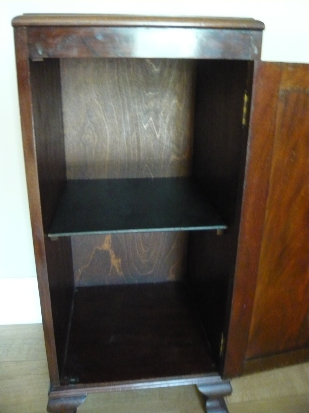 EDWARDIAN MAHOGANY BEDSIDE CABINET c 1910 View VIII