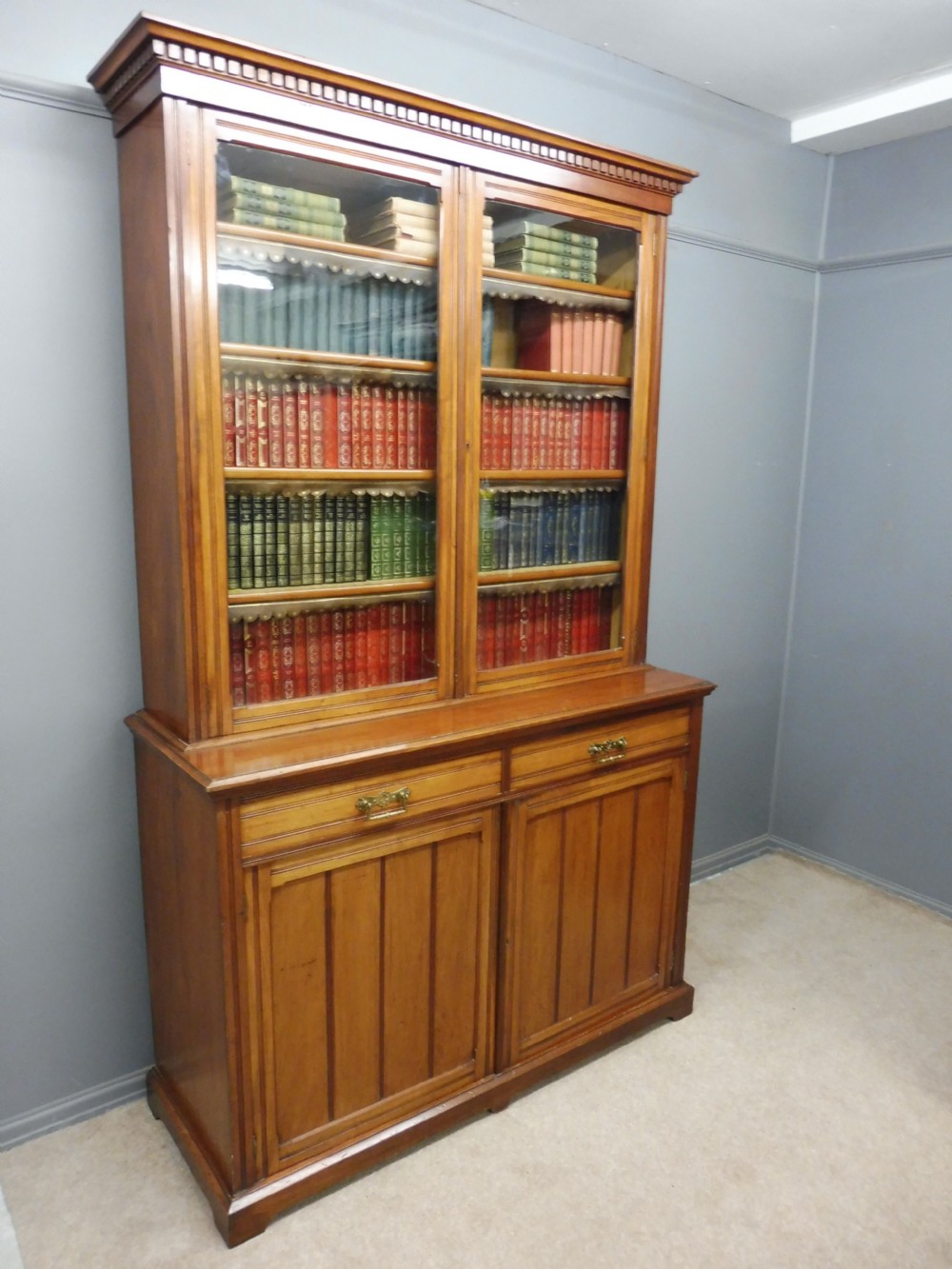 VICTORIAN WALNUT CABINET BOOKCASE CIRCA 1890