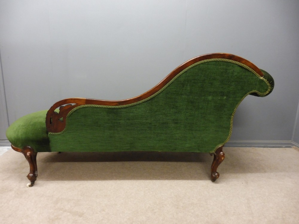 VICTORIAN WALNUT CHAISE LONGUE  View IX