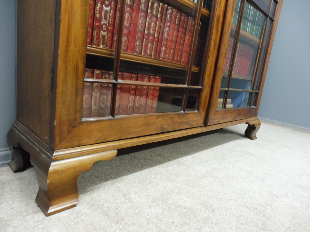 LARGE 19TH CENTURY MAHOGANY BOOKCASE  View IV