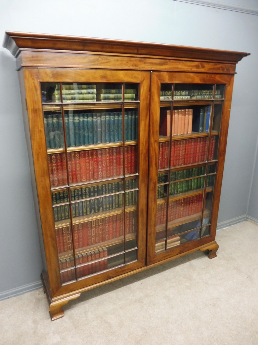 LARGE 19TH CENTURY MAHOGANY BOOKCASE  View V